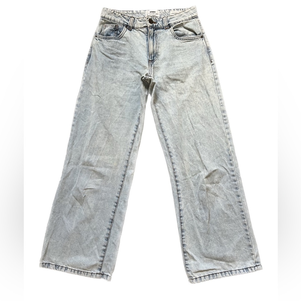 light wash Cotton On Low Rise Baggy Jean (size 2 in US)